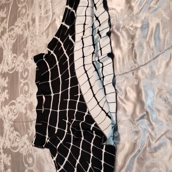 Candie’s Black & White Frilly Mini Skirt Womens Siz -Large New w/Tags 🔥🔥 - Picture 2 of 4